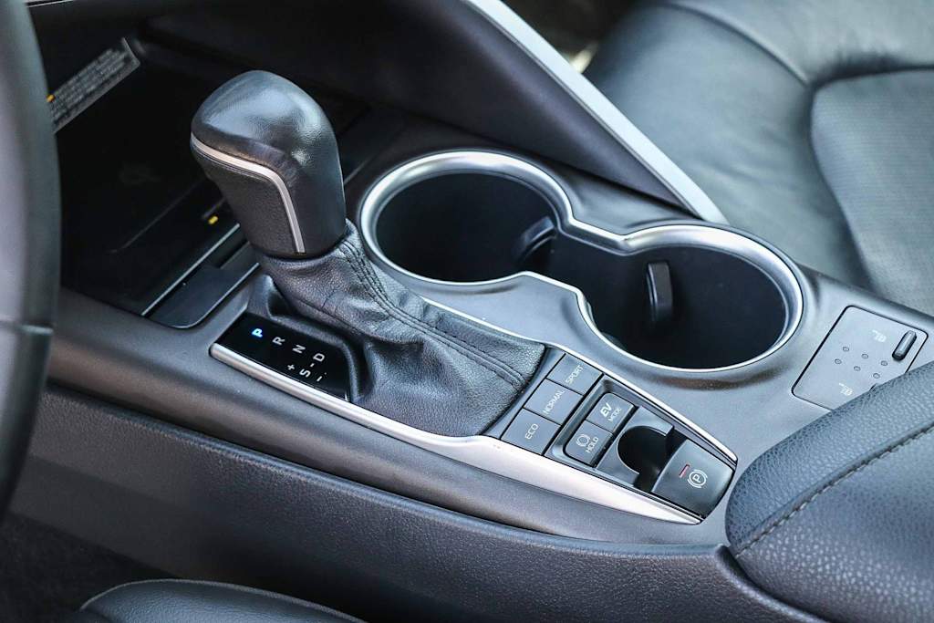 Thumbnail: 2021 Toyota Camry - 13