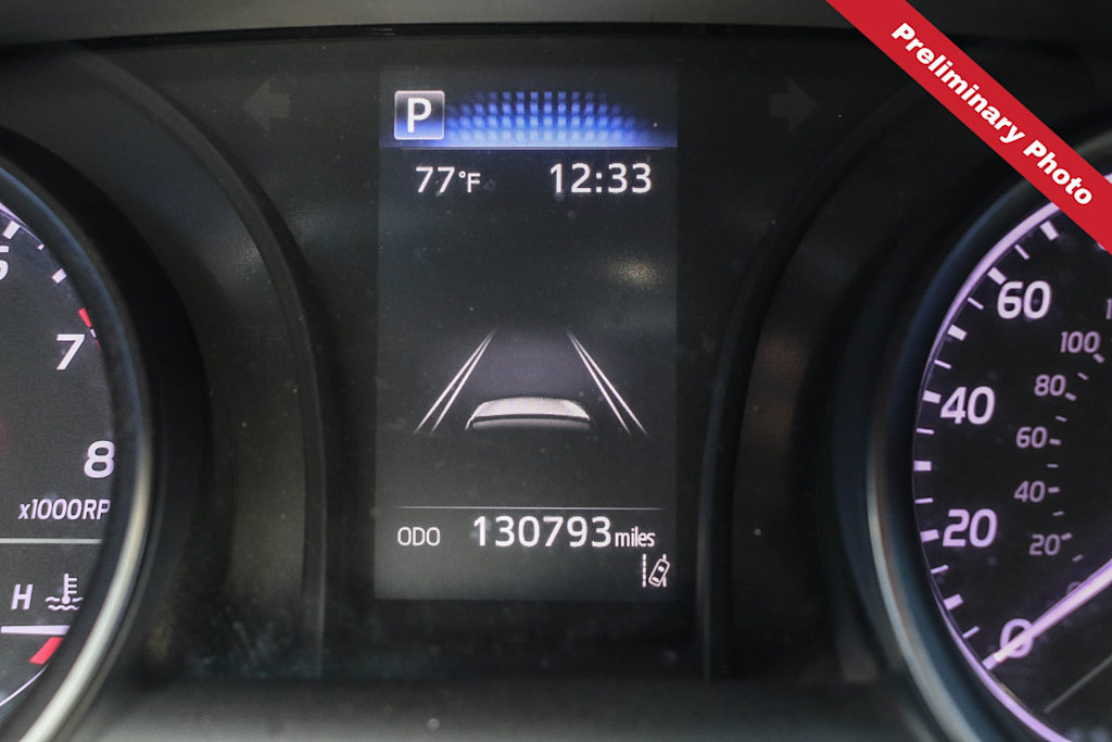 Thumbnail: 2021 Toyota Camry - 11