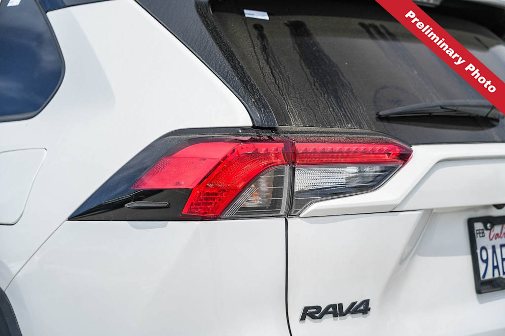 Thumbnail: 2021 Toyota RAV4 - 16