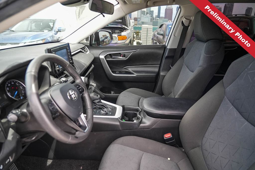 Thumbnail: 2021 Toyota RAV4 - 8