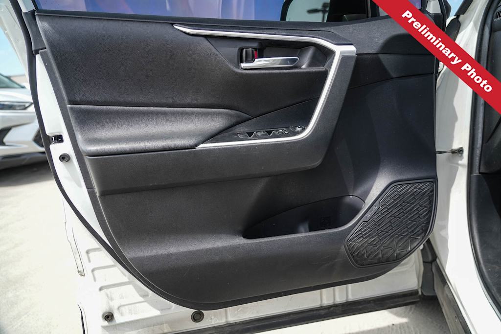 Thumbnail: 2021 Toyota RAV4 - 19