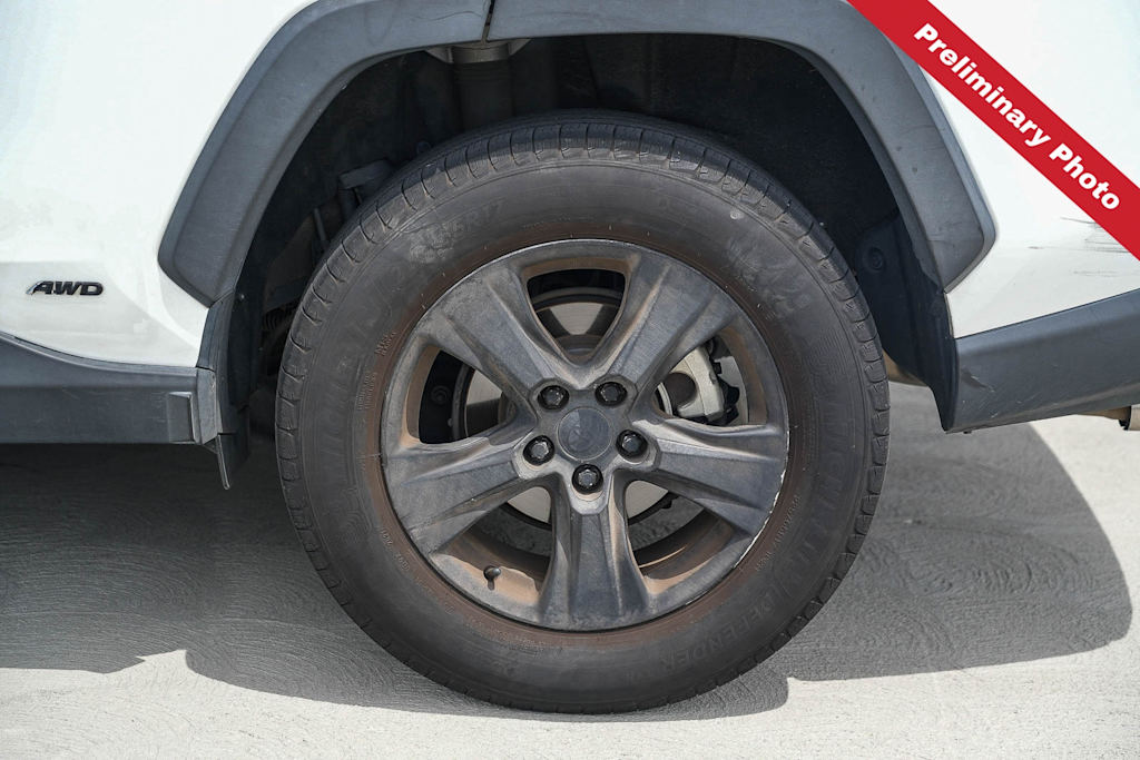 Thumbnail: 2021 Toyota RAV4 - 7