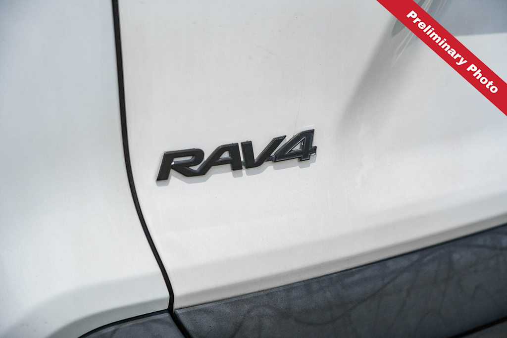 Thumbnail: 2021 Toyota RAV4 - 6