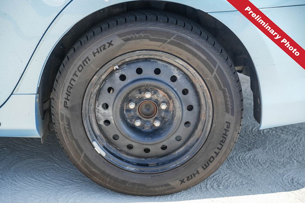 Thumbnail: 2013 Toyota Camry - 6