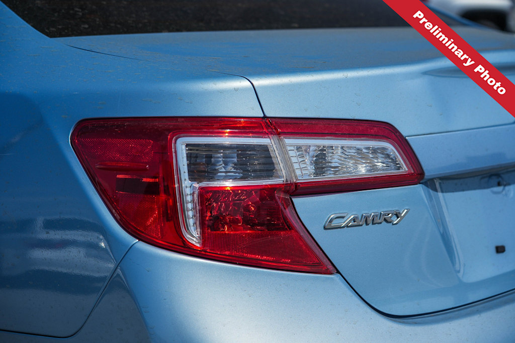 Thumbnail: 2013 Toyota Camry - 17