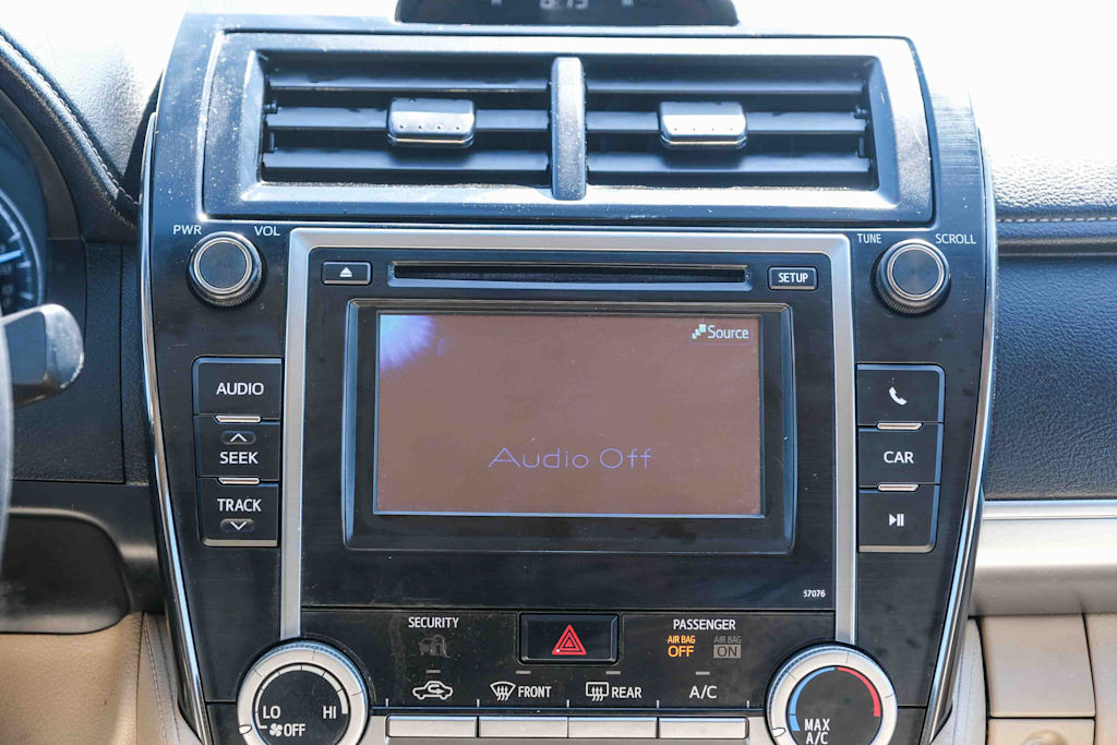 Thumbnail: 2013 Toyota Camry - 24