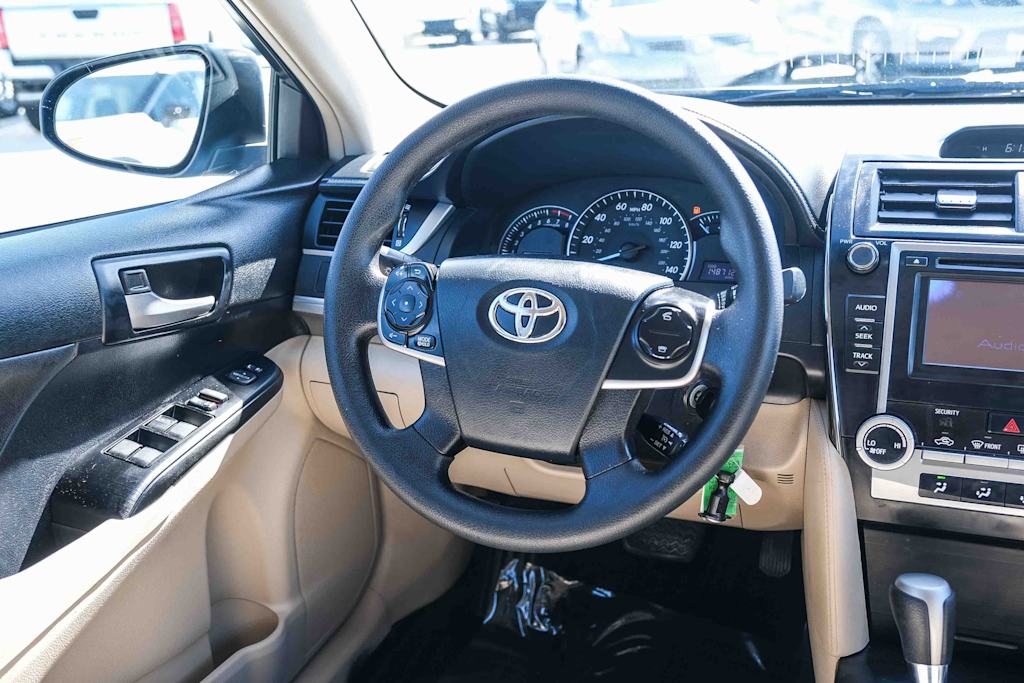 Thumbnail: 2013 Toyota Camry - 9