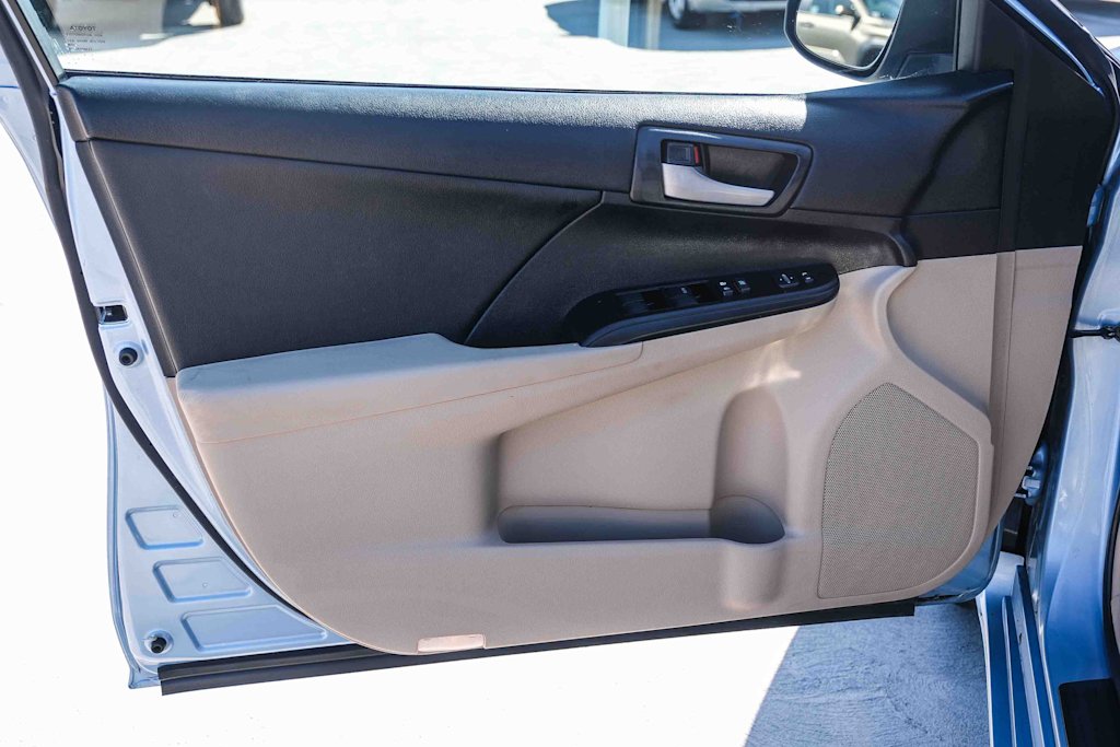 Thumbnail: 2013 Toyota Camry - 26