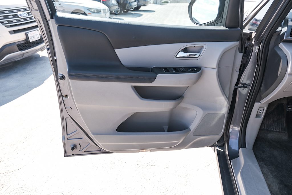 Thumbnail: 2016 Honda Odyssey - 25