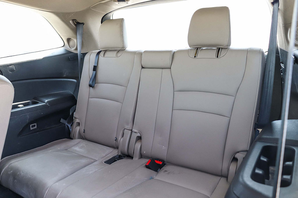 Thumbnail: 2017 Honda Pilot - 20