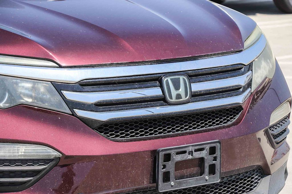 Thumbnail: 2017 Honda Pilot - 15