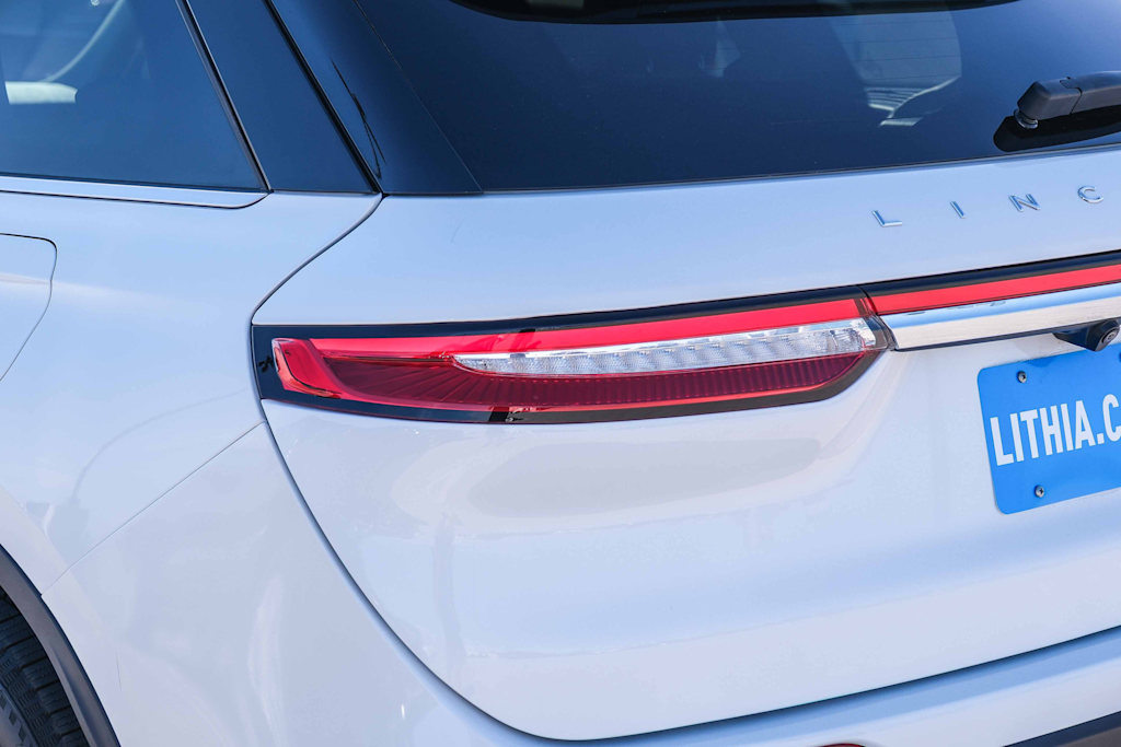Thumbnail: 2021 Lincoln Corsair - 18