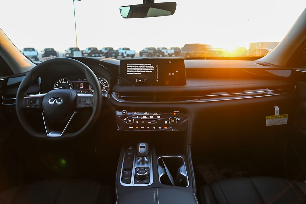 2025 INFINITI QX60 Pure 2