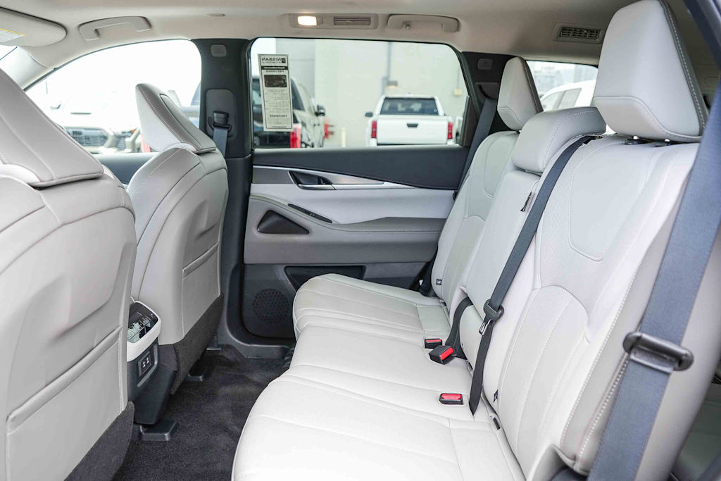 Thumbnail: 2026 INFINITI QX60 - 10