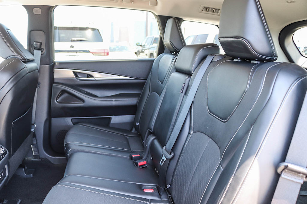 Thumbnail: 2026 INFINITI QX60 - 12