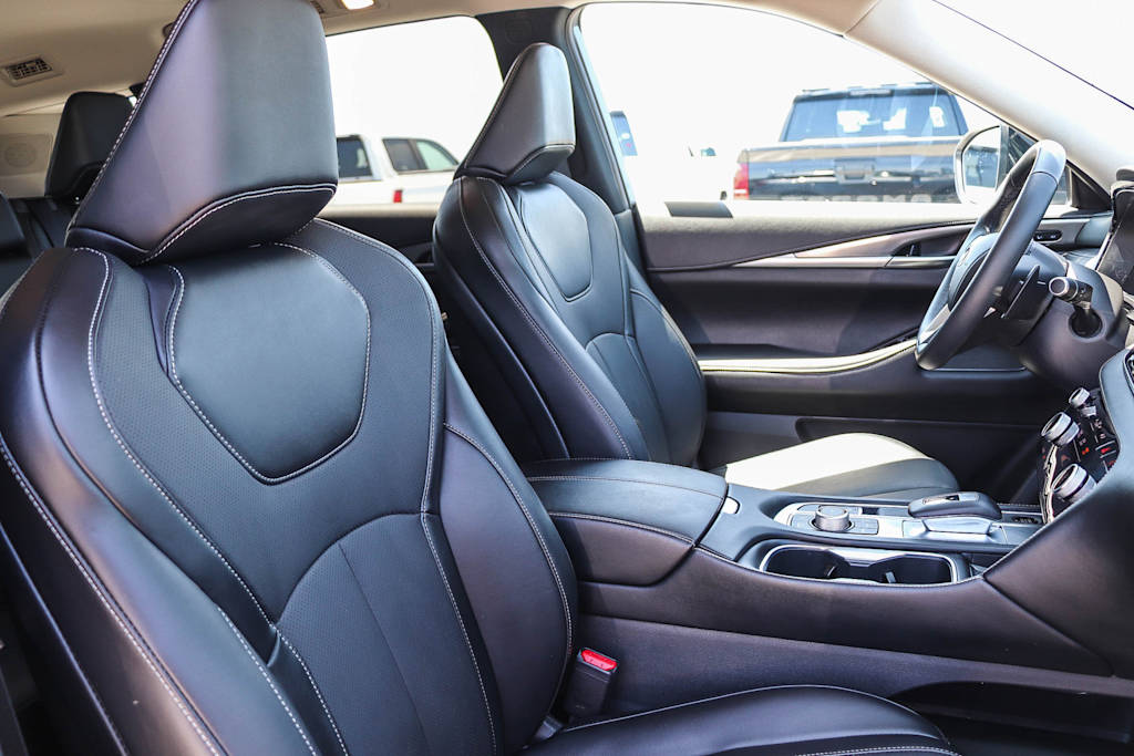 Thumbnail: 2026 INFINITI QX60 - 10