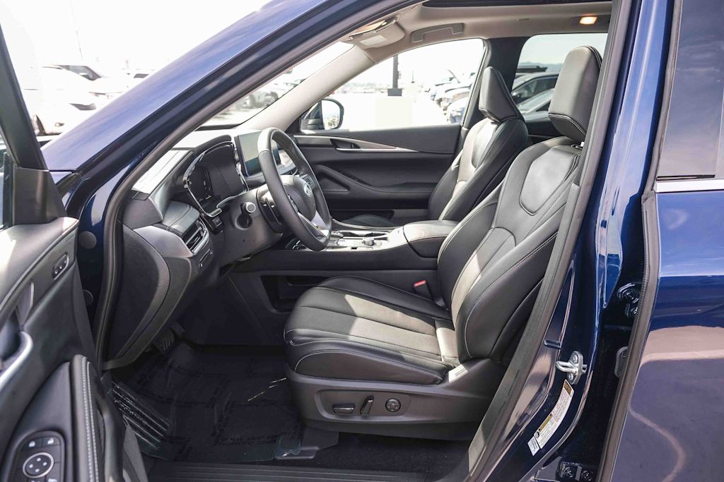 Thumbnail: 2026 INFINITI QX60 - 10