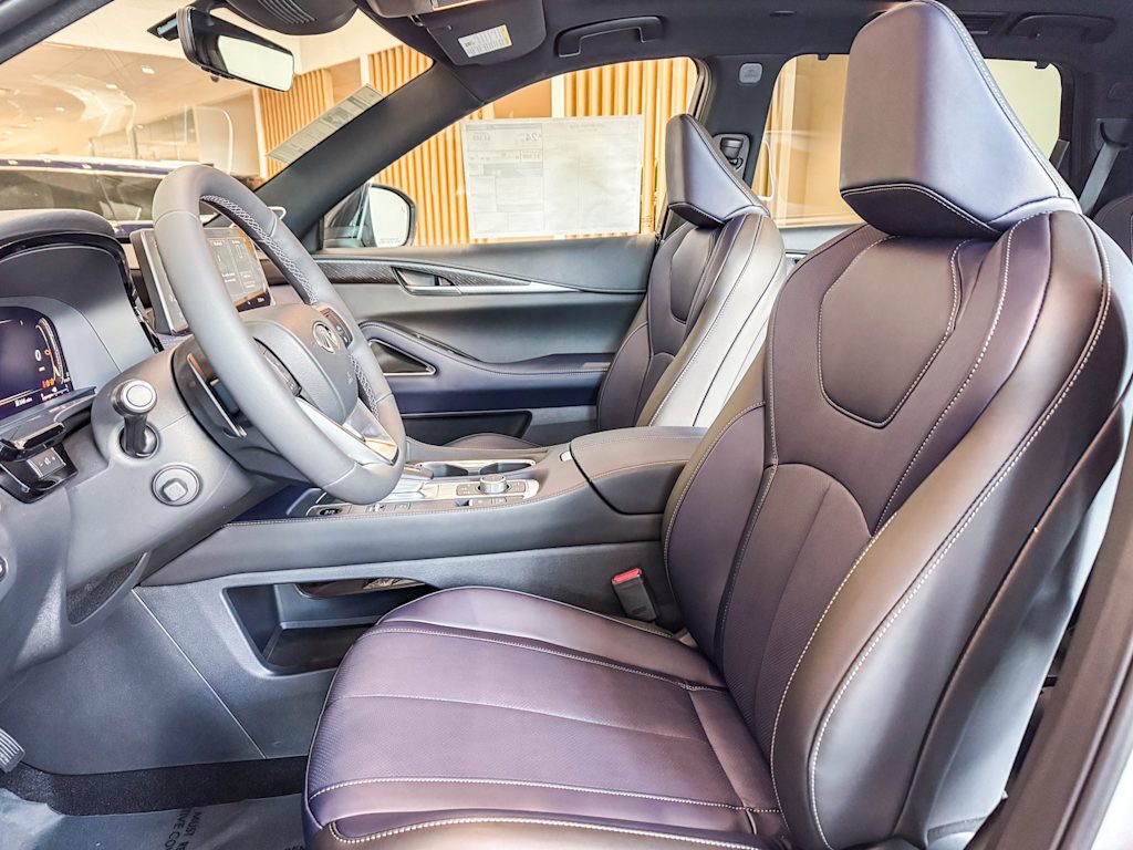 Thumbnail: 2026 INFINITI QX60 - 10