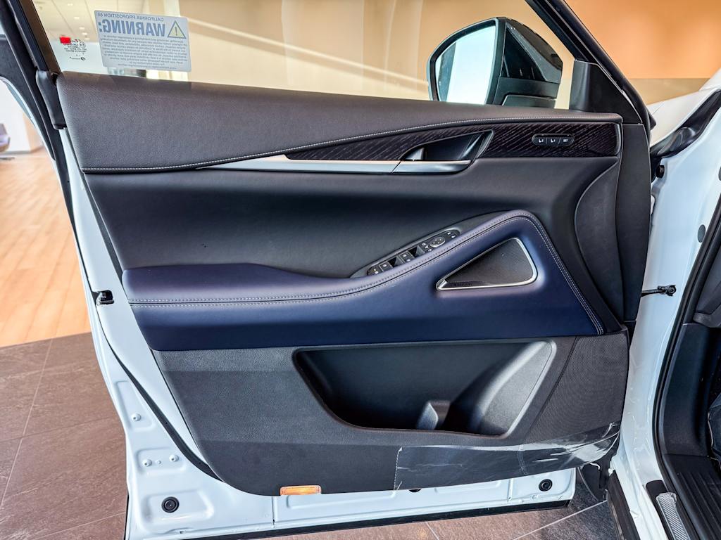 Thumbnail: 2026 INFINITI QX60 - 26