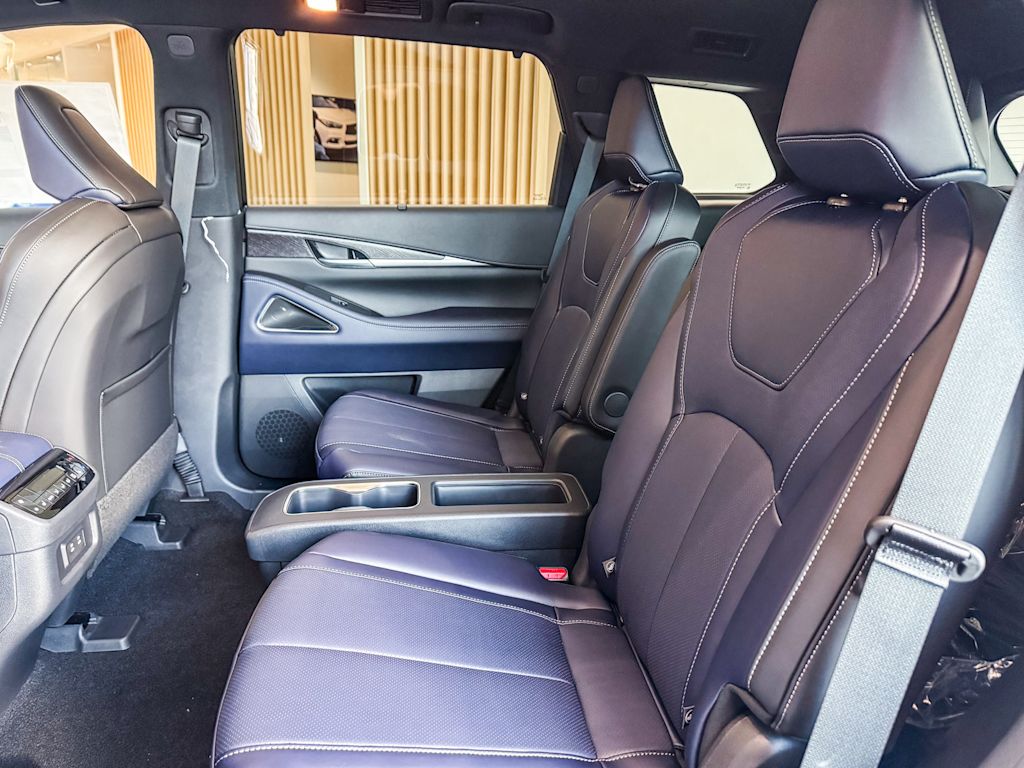 Thumbnail: 2026 INFINITI QX60 - 11