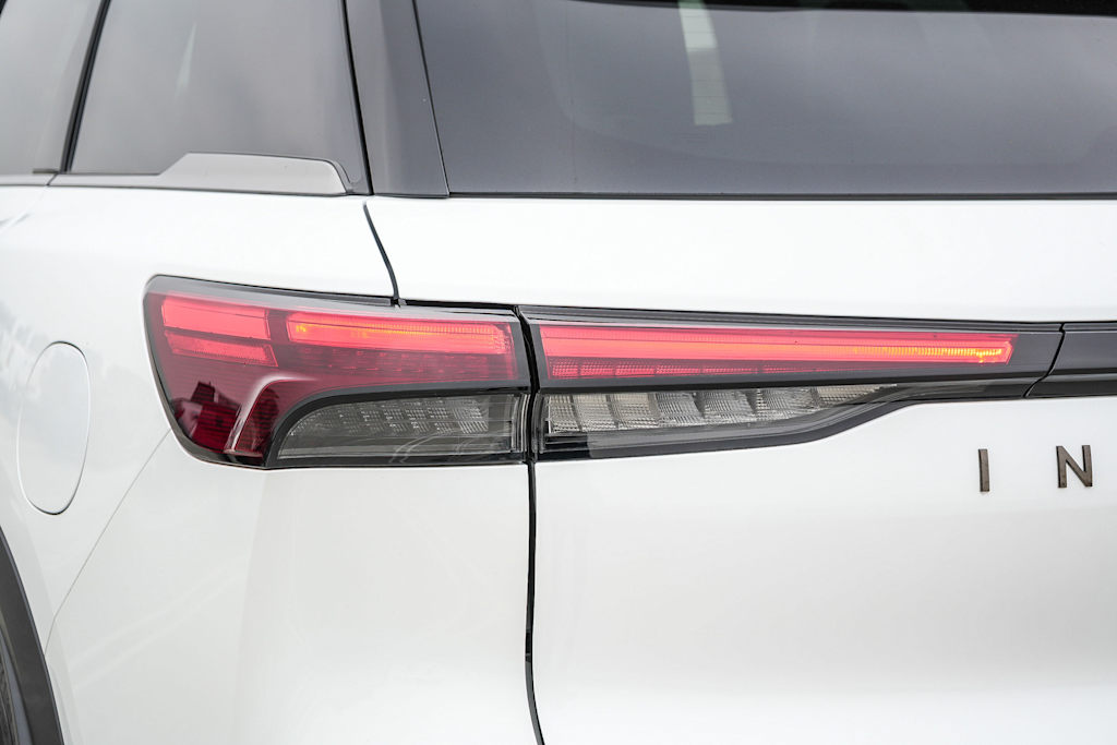 Thumbnail: 2026 INFINITI QX60 - 21