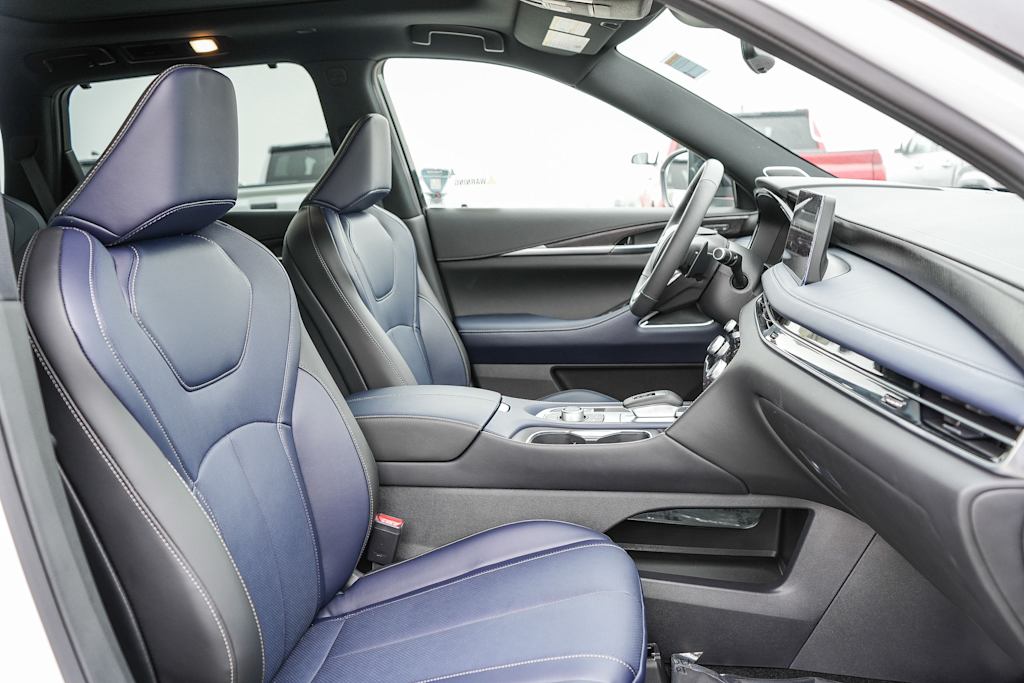 Thumbnail: 2026 INFINITI QX60 - 8