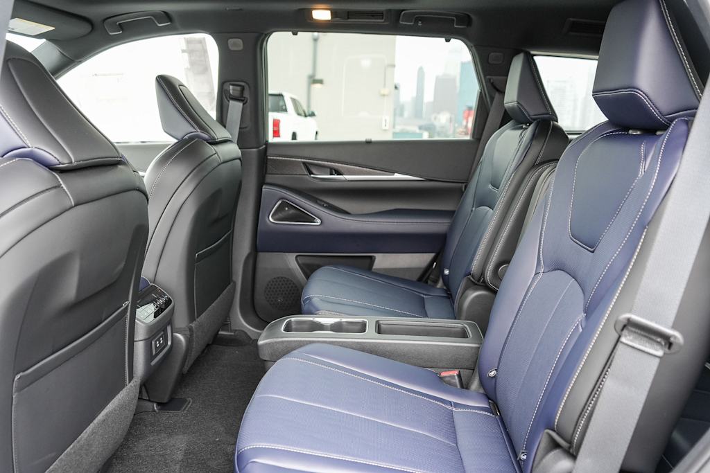 Thumbnail: 2026 INFINITI QX60 - 10