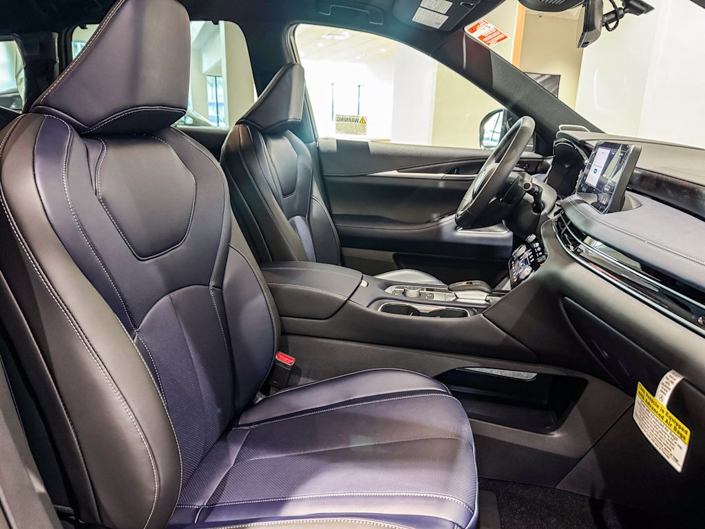 Thumbnail: 2026 INFINITI QX60 - 9