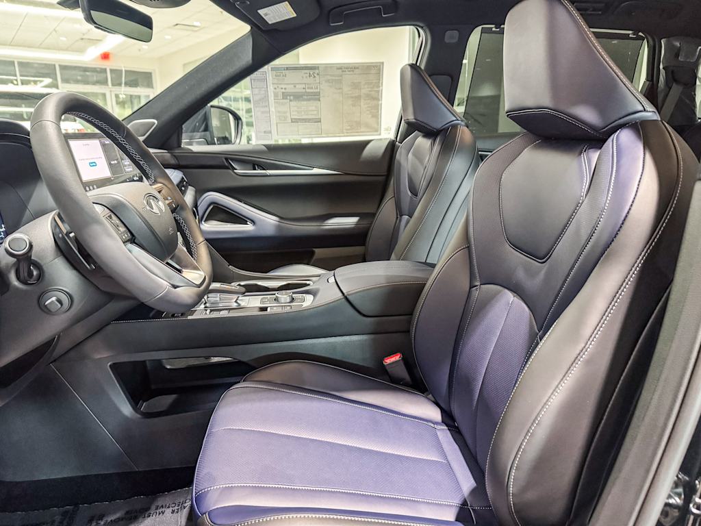 Thumbnail: 2026 INFINITI QX60 - 10