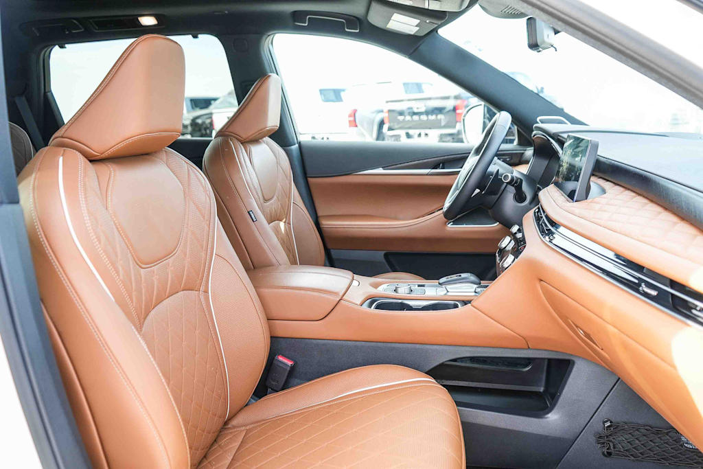 Thumbnail: 2025 INFINITI QX60 - 8