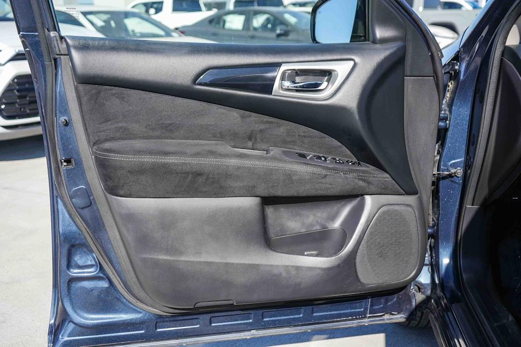 Thumbnail: 2015 Nissan Pathfinder - 26