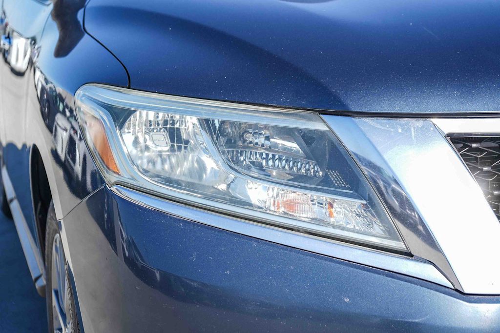 Thumbnail: 2015 Nissan Pathfinder - 18