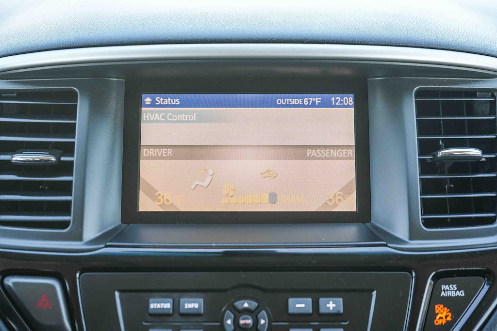 Thumbnail: 2015 Nissan Pathfinder - 13