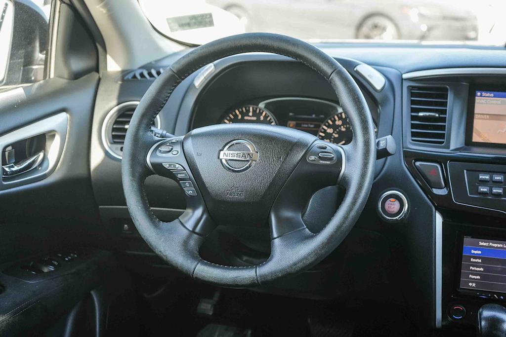 Thumbnail: 2015 Nissan Pathfinder - 12