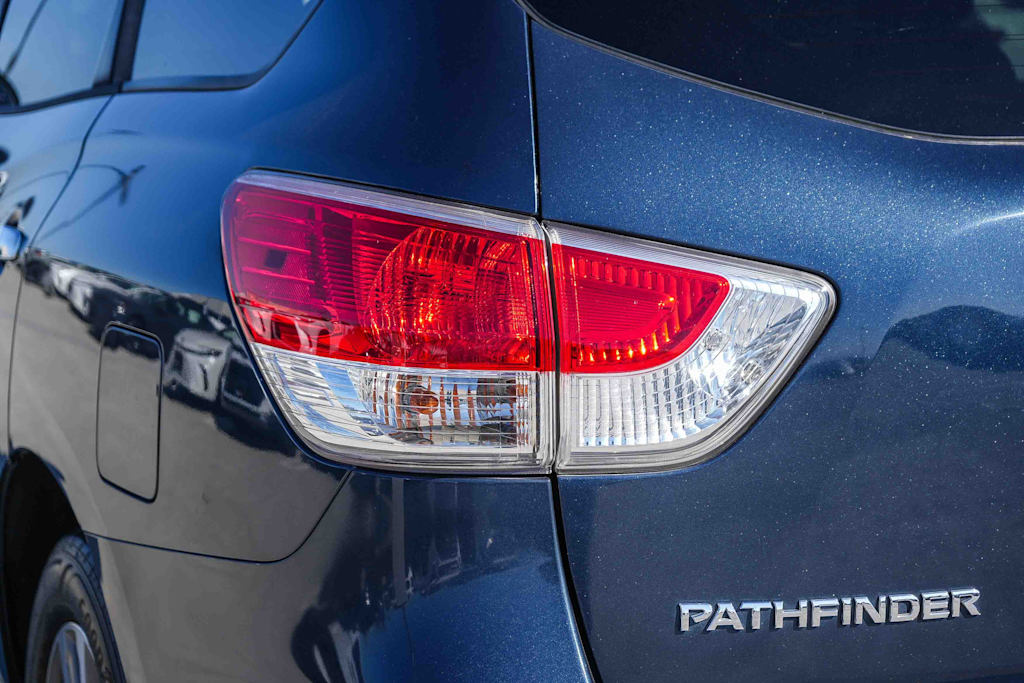 Thumbnail: 2015 Nissan Pathfinder - 21