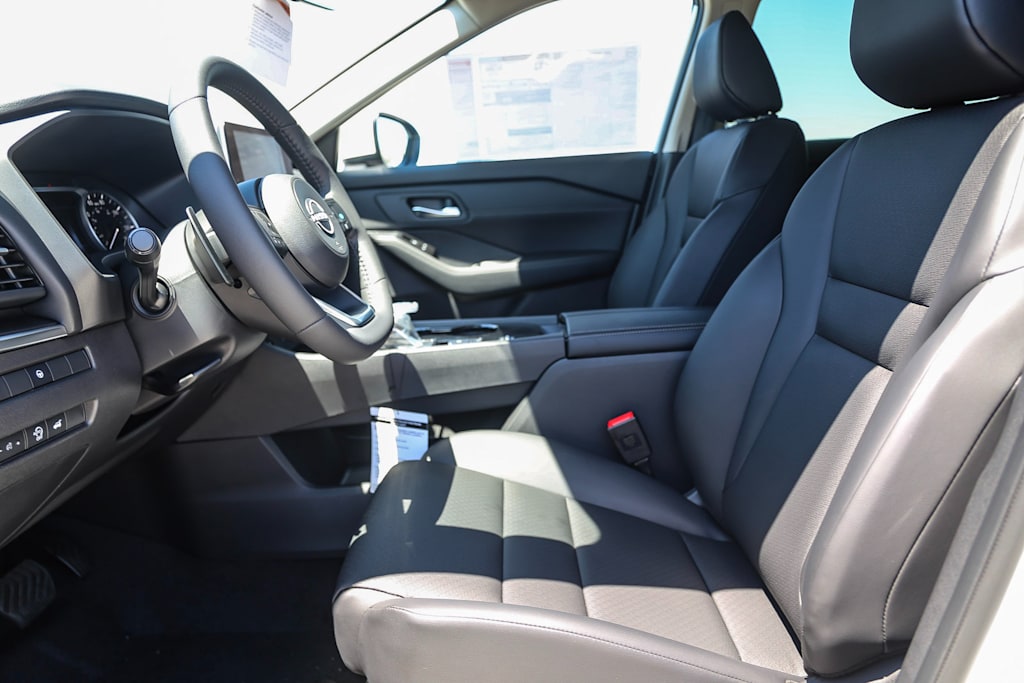 Thumbnail: 2025 Nissan Rogue - 10