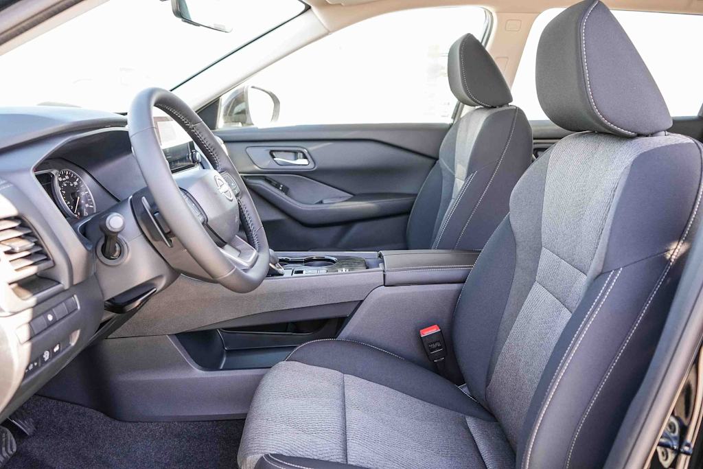 Thumbnail: 2026 Nissan Rogue - 10