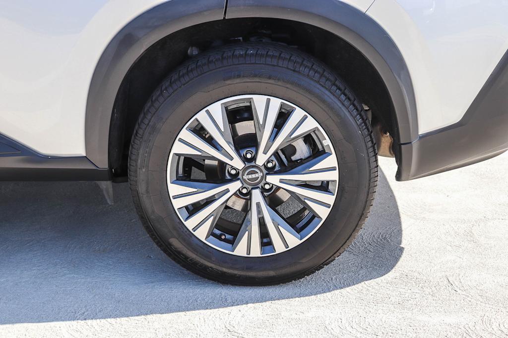 Thumbnail: 2023 Nissan Rogue - 23