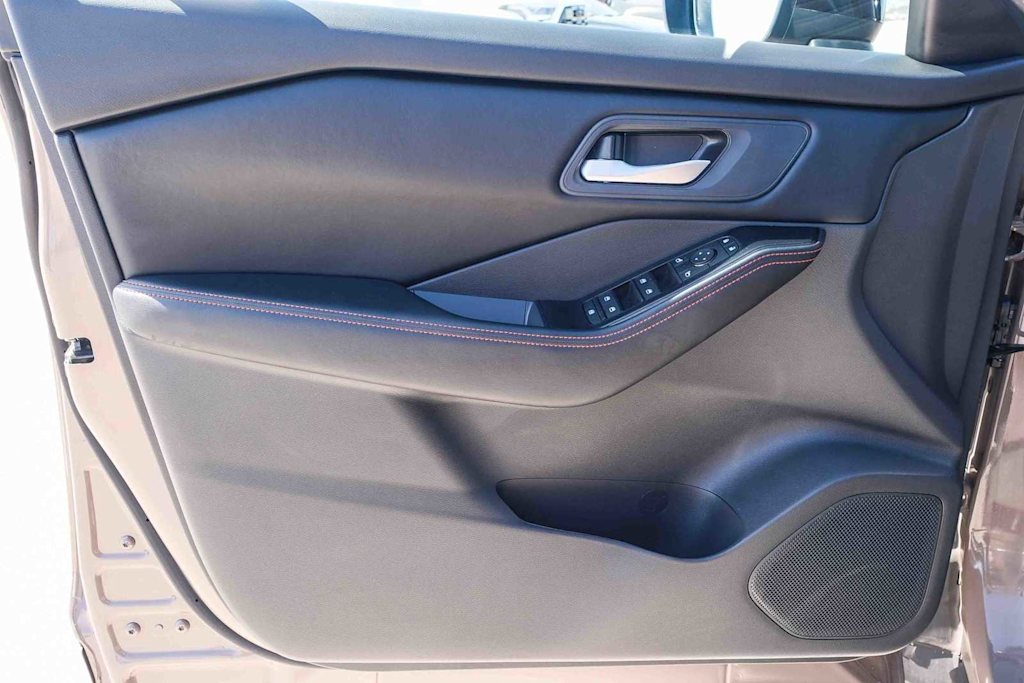 Thumbnail: 2025 Nissan Rogue - 24