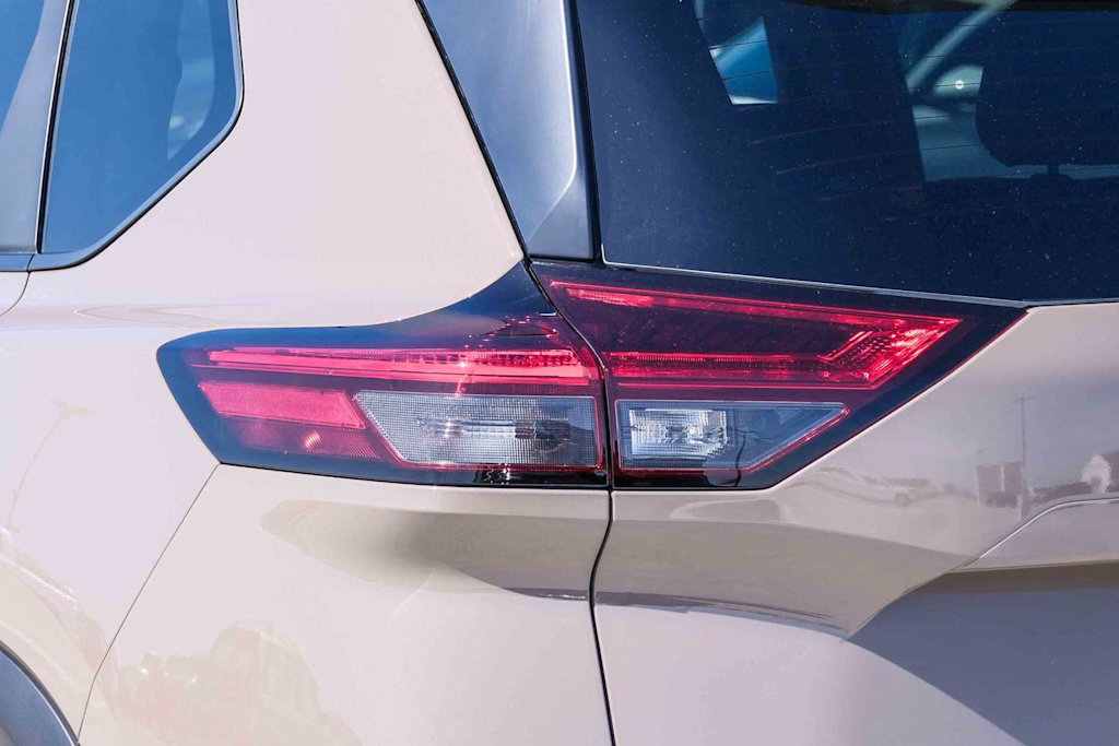 Thumbnail: 2025 Nissan Rogue - 17