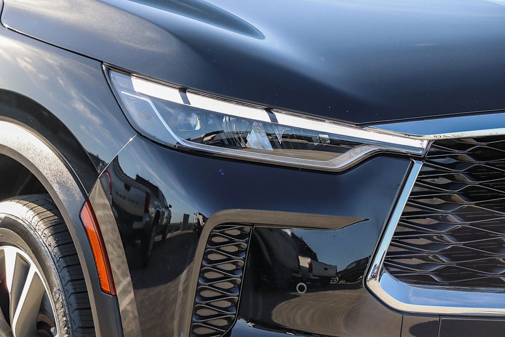Thumbnail: 2023 INFINITI QX60 - 6