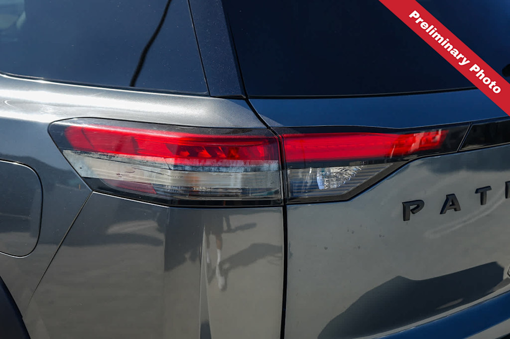 Thumbnail: 2022 Nissan Pathfinder - 17