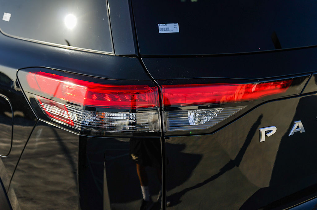 Thumbnail: 2022 Nissan Pathfinder - 22