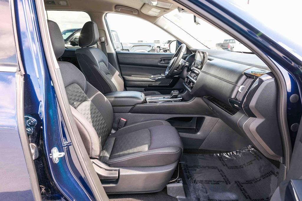 Thumbnail: 2024 Nissan Pathfinder - 9