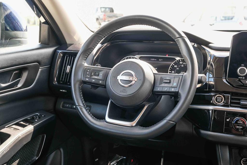 Thumbnail: 2024 Nissan Pathfinder - 8