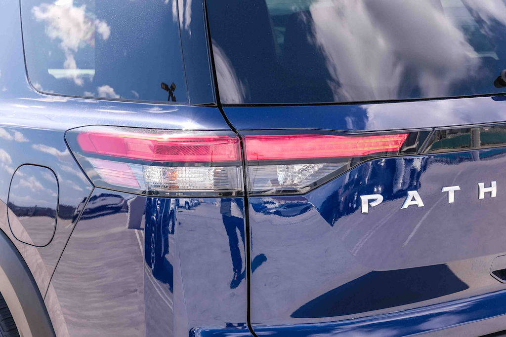 Thumbnail: 2024 Nissan Pathfinder - 18