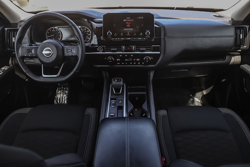 Thumbnail: 2024 Nissan Pathfinder - 2