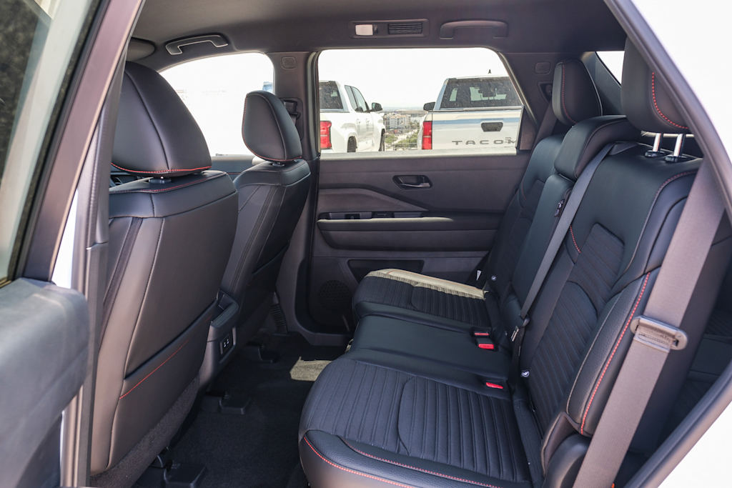 Thumbnail: 2026 Nissan Pathfinder - 13