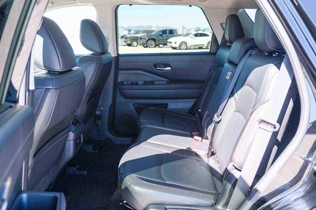 Thumbnail: 2025 Nissan Pathfinder - 10