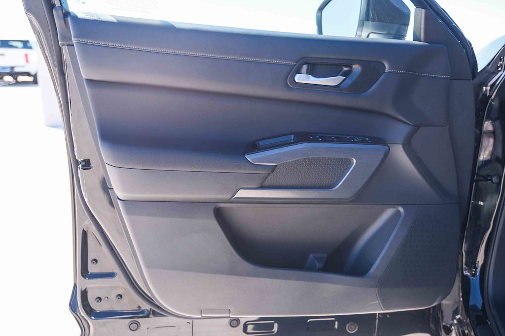 Thumbnail: 2025 Nissan Pathfinder - 26